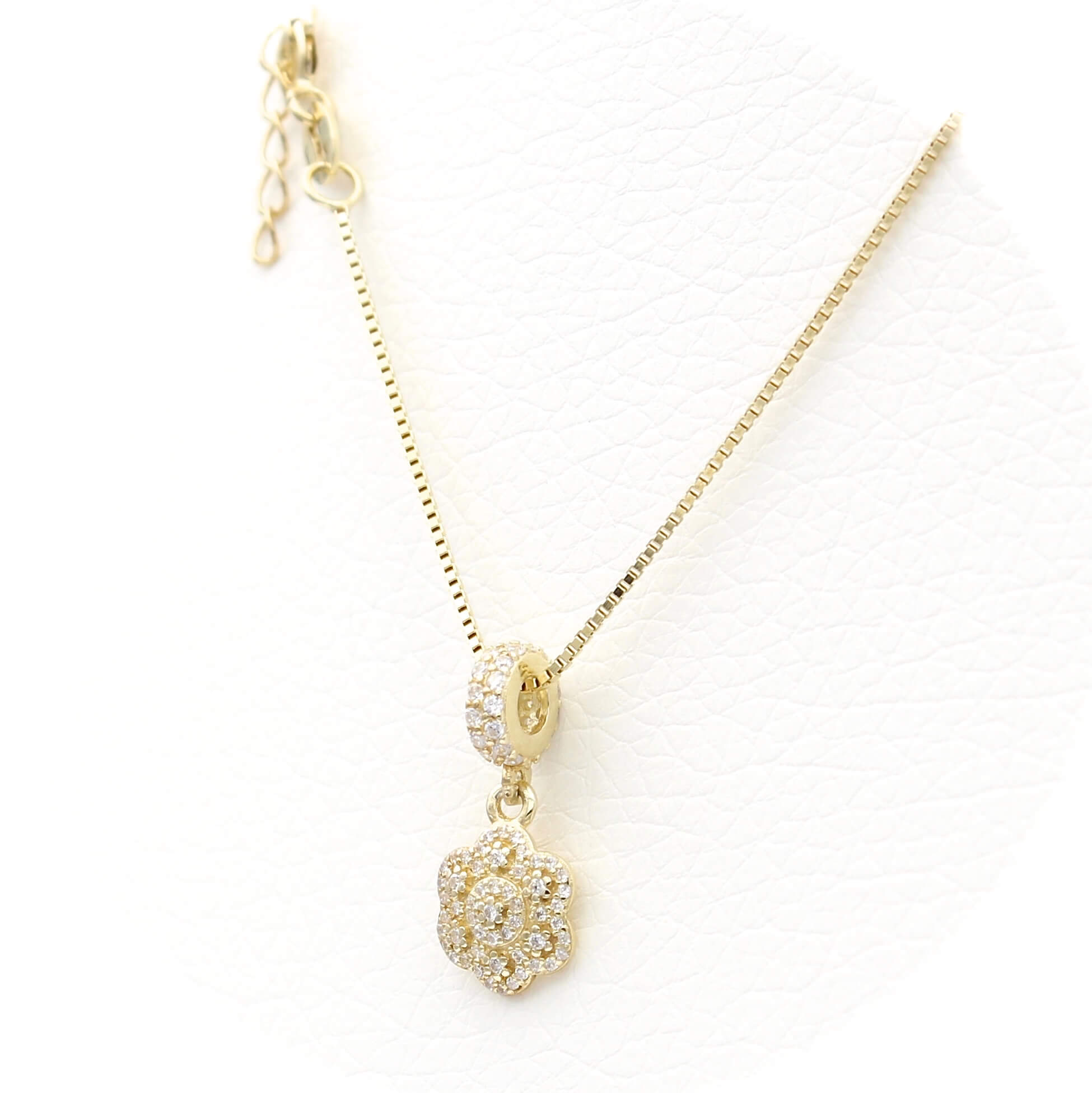 Επίχρυσο ασημένιο κολιέ με λευκά ζιργκόν