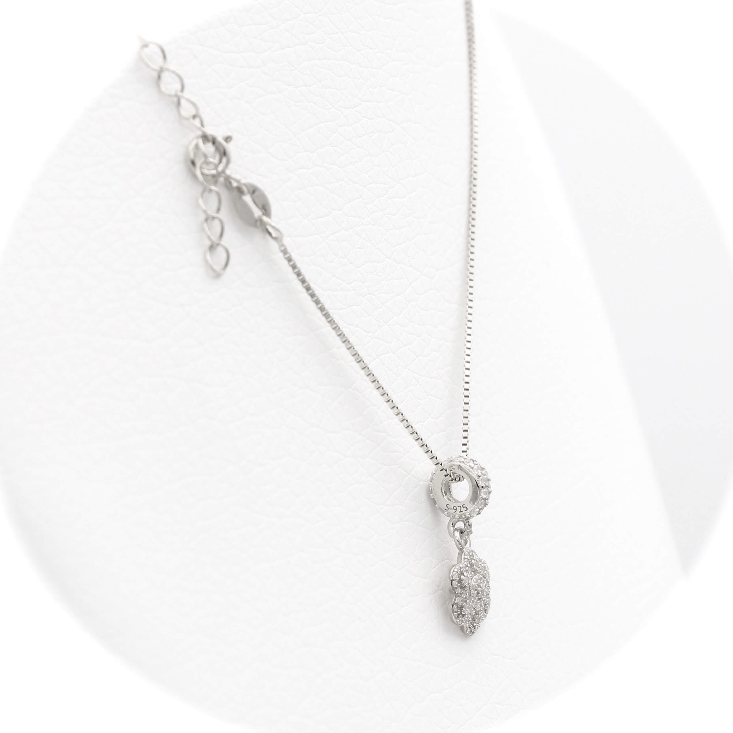 Επιπλατινωμένο ασημένιο κολιέ με λευκά ζιργκόν