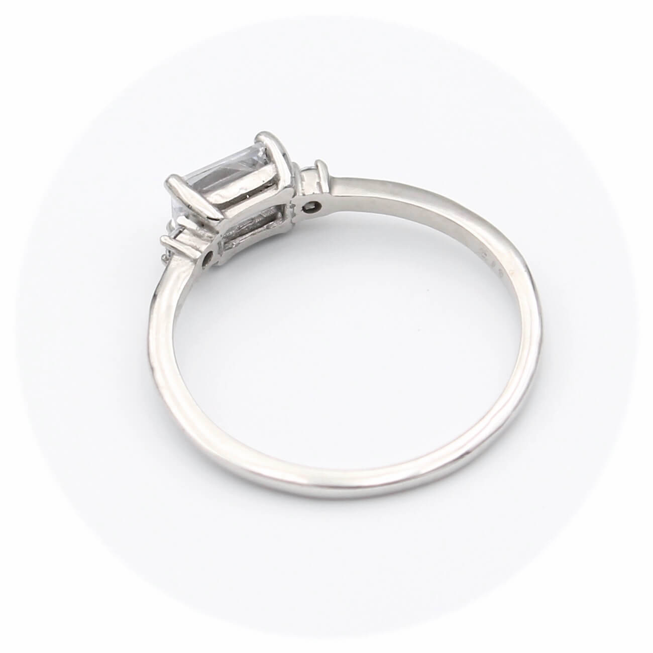 Μονόπετρο δαχτυλίδι λευκόχρυσο - WDZ317