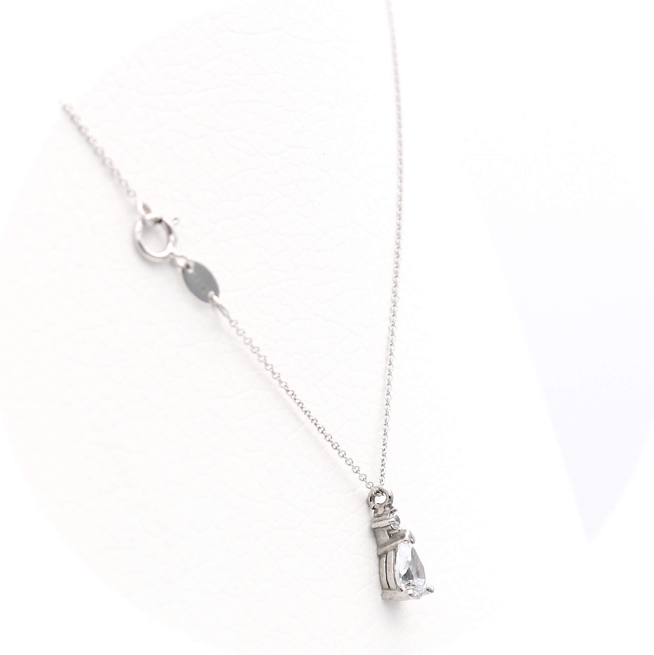 Λευκόχρυσο κολιέ