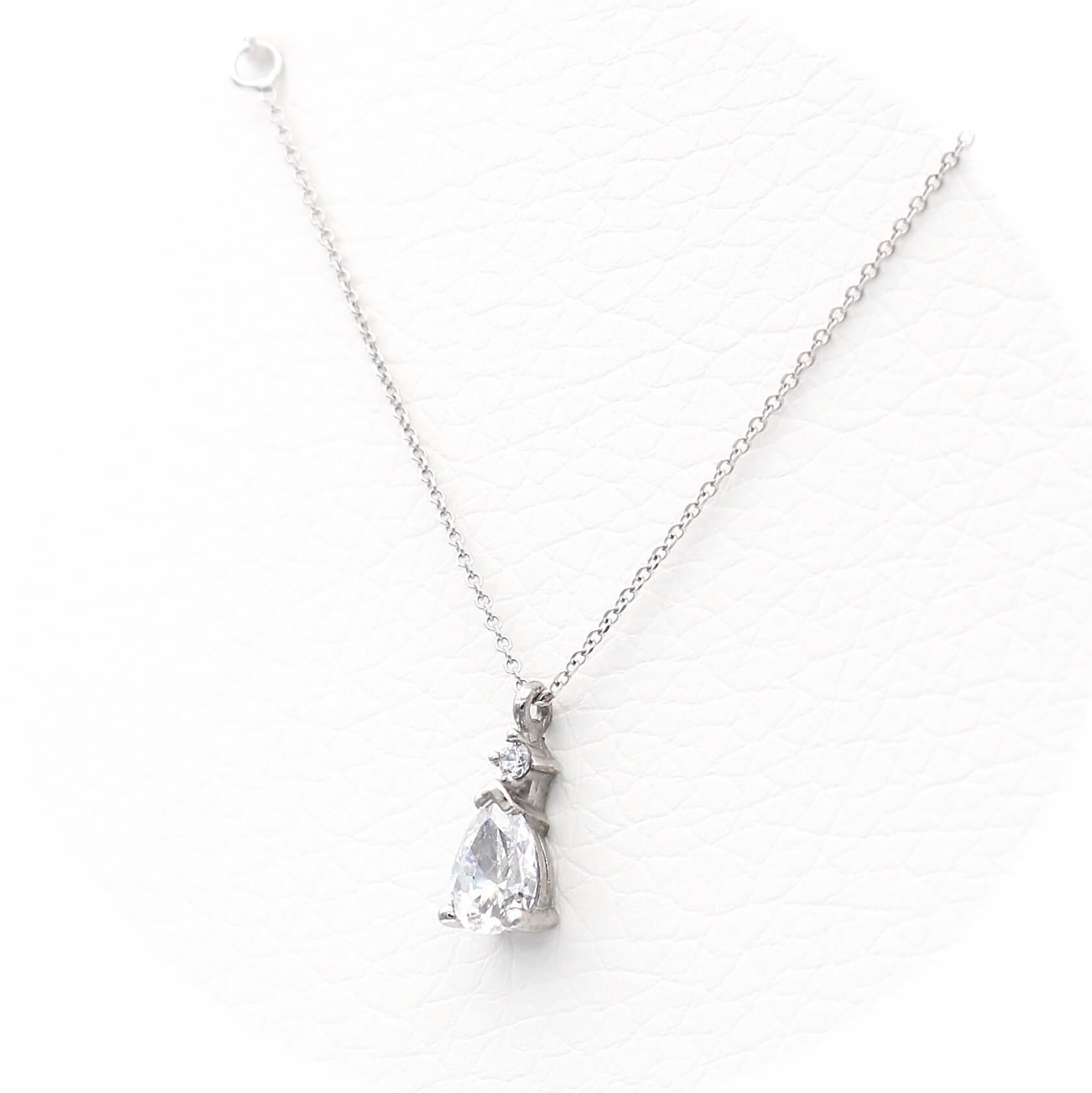 Λευκόχρυσο κολιέ