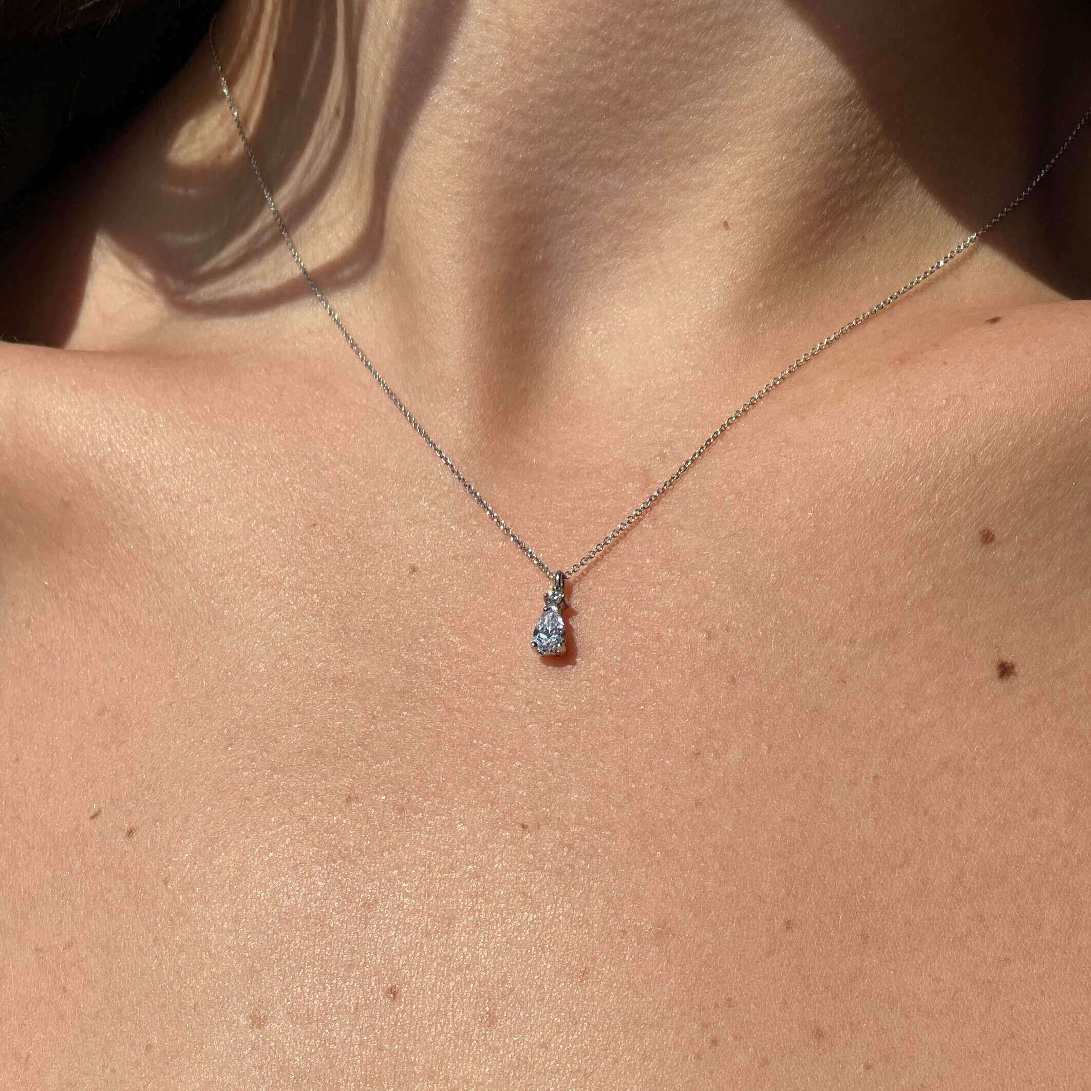 Λευκόχρυσο κολιέ