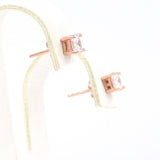 Ασημένια μονόπετρα σκουλαρίκια με καρέ λευκές πέτρες