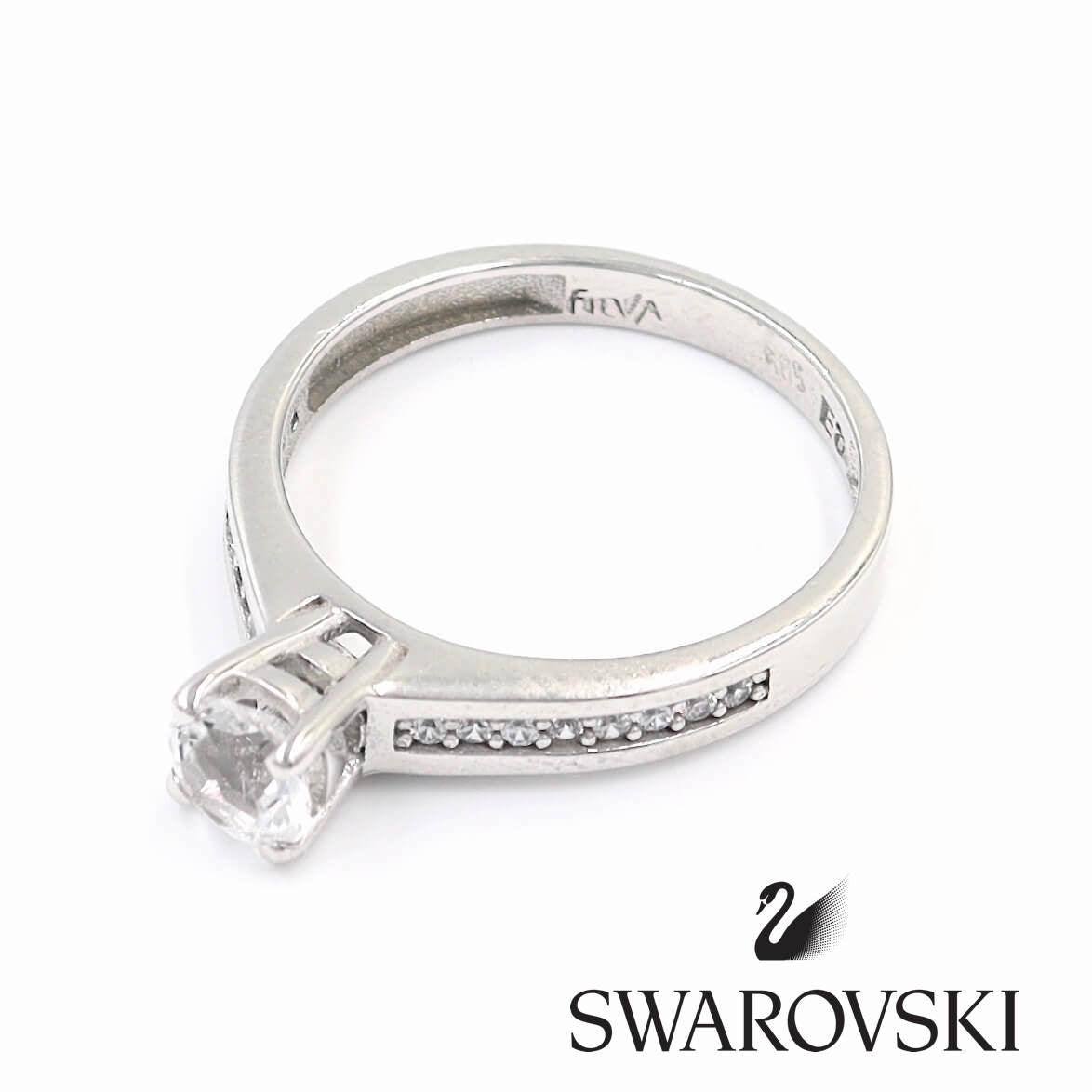 Μονόπετρο δαχτυλίδι