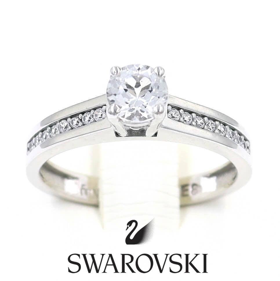 Μονόπετρο δαχτυλίδι