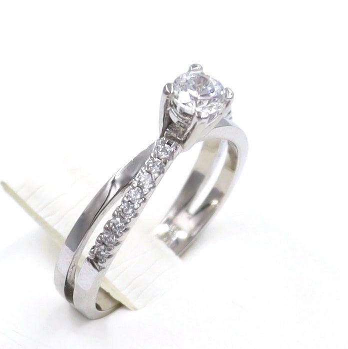 Μονόπετρο δαχτυλίδι