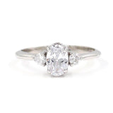 Μονόπετρο δαχτυλίδι