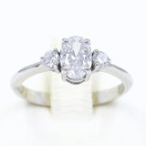 Μονόπετρο δαχτυλίδι