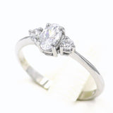 Μονόπετρο δαχτυλίδι