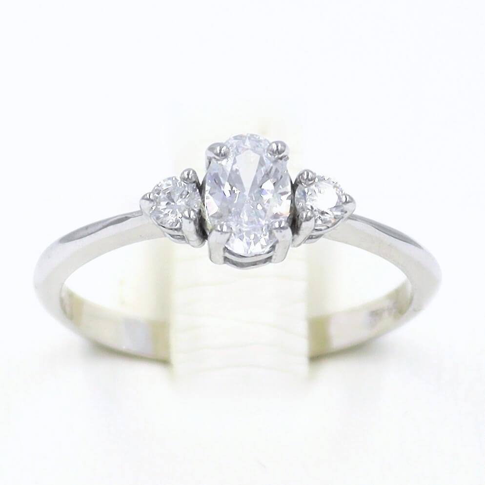 Μονόπετρο δαχτυλίδι