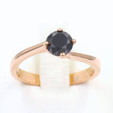 Μονόπετρο δαχτυλίδι