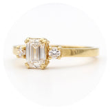 Μονόπετρο δαχτυλίδι χρυσό με διαμάντια - GDX800