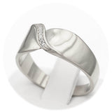 Ασημένιο γυναικείο δαχτυλίδι επιπλατινωμένο με πέτρες ζιργκόν