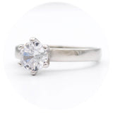 Ασημένιο γυναικείο δαχτυλίδι με λευκή πέτρα ζιργκόν