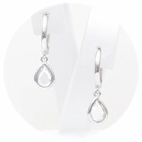 Ασημένια σκουλαρίκια με λευκές πέτρες ζιργκόν σε σχήμα δάκρυ