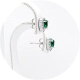 Ασημένια σκουλαρίκια ροζέτες σε σχήμα καρδιάς με πράσινες πέτρες