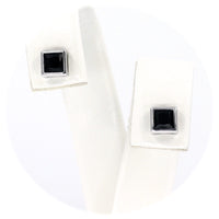 Ασημένια σκουλαρίκια με καρέ μαύρα ζιργκόν