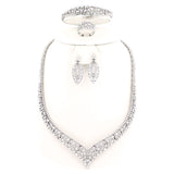 Ασημένιο σετ με λευκές πέτρες