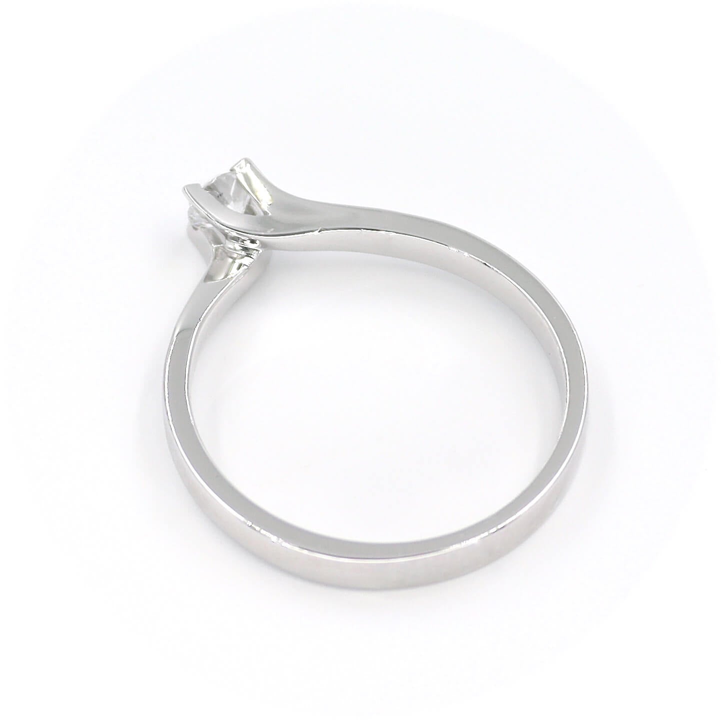 Λευκόχρυσο μονόπετρο δαχτυλίδι με διαμάντια - WDX075