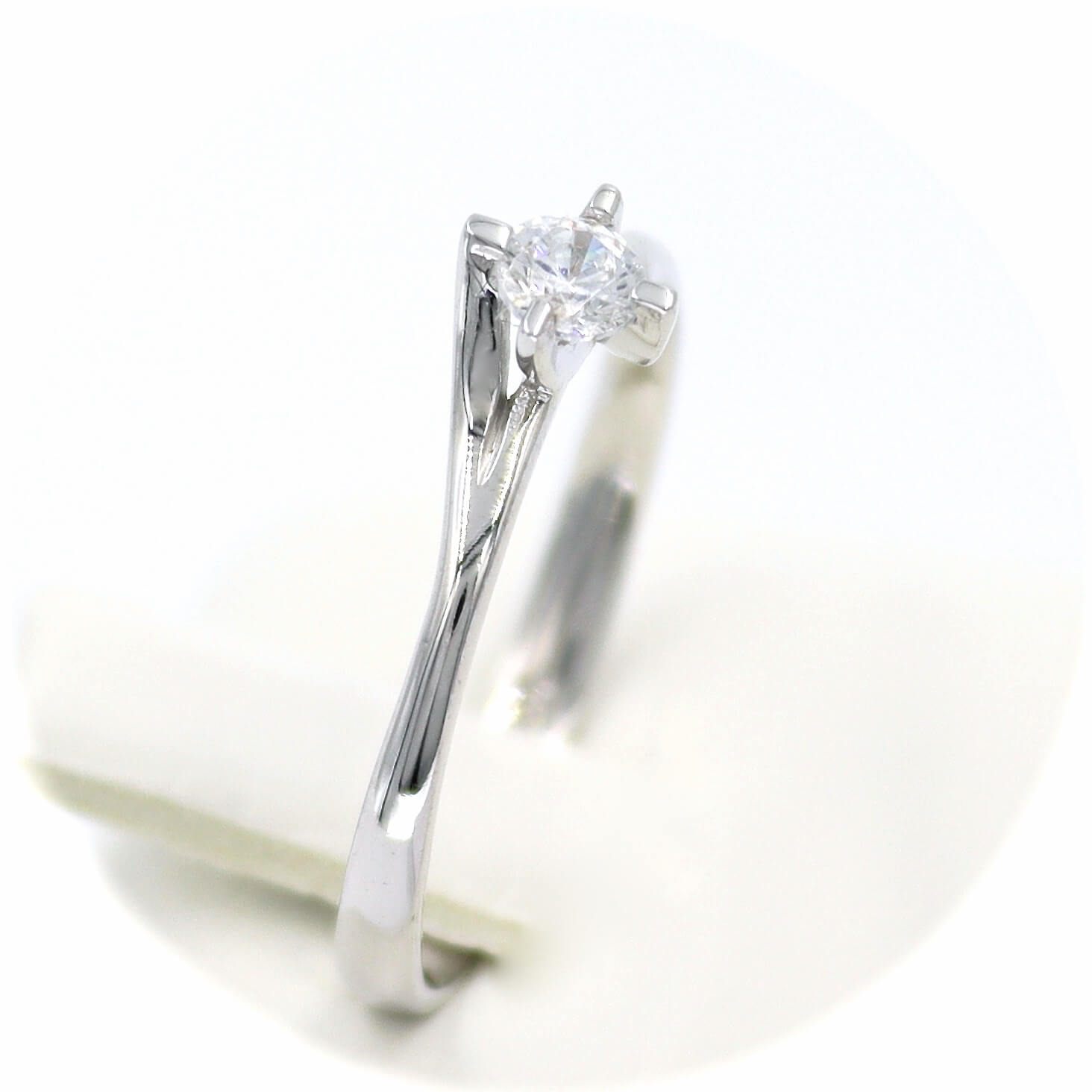 Λευκόχρυσο μονόπετρο δαχτυλίδι - WD388