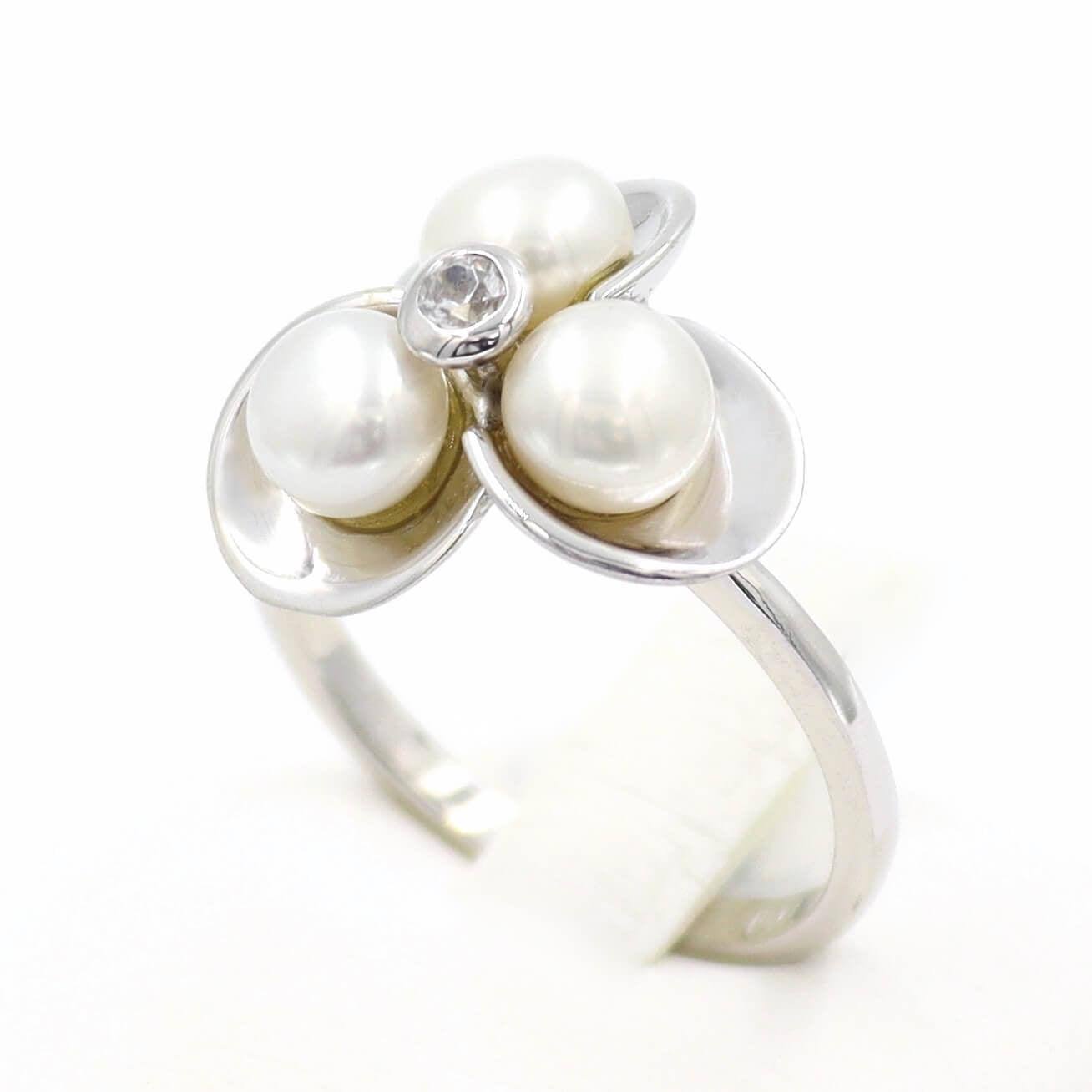 Ασημένιο δαχτυλίδι με μαργαριτάρια και λευκό ζιργκόν